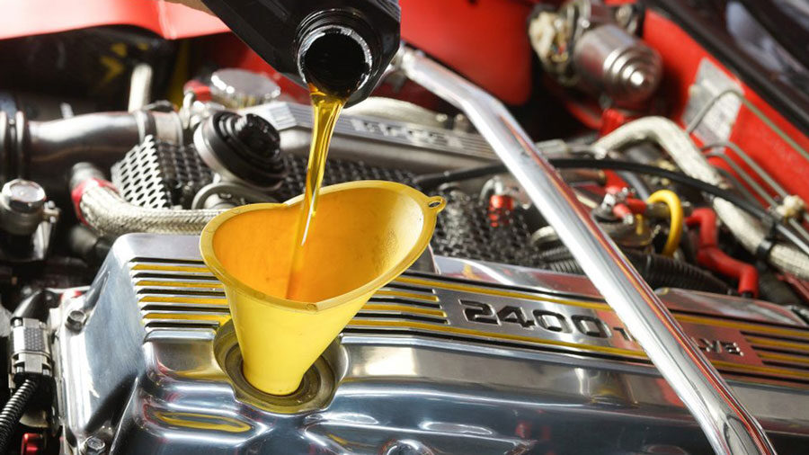 Top 5 things to know before choosing an engine oil for your car